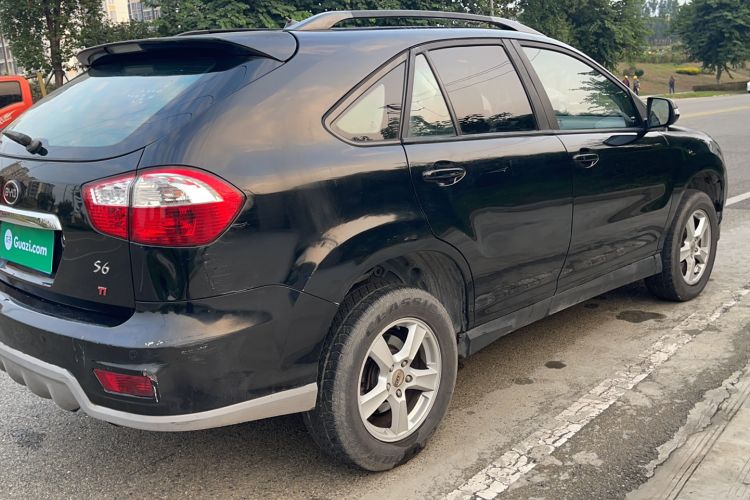 Used BYD S6 2014 1.5TI Manual Luxury 7-Seater
