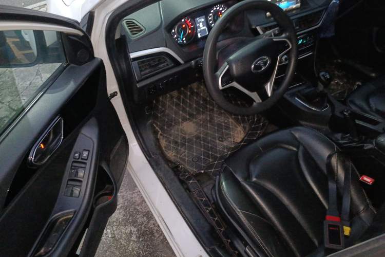 Used Soueast V5 Lingzhi 2017 1.5L Manual New Generation Model Driver Seat