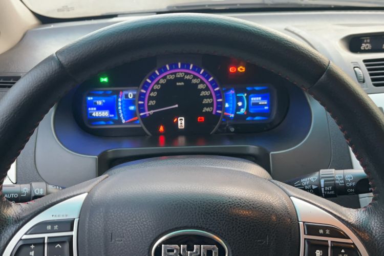 Used BYD S6 2014 1.5TI Manual Luxury 7-Seater
