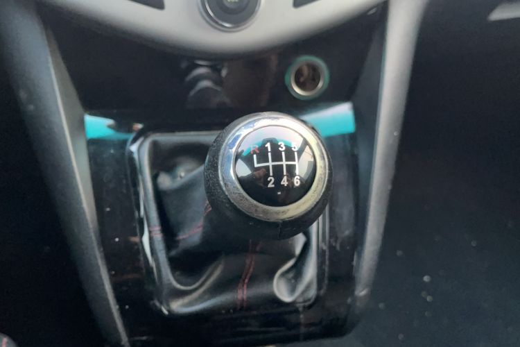 Used BYD S6 2014 1.5TI Manual Luxury 7-Seater
