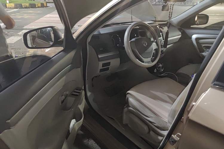 Used Dongfeng Aeolus A60 2014 1.6L Automatic Luxury Model