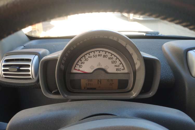 Used smart fortwo 2011 1.0T Convertible Passion Edition Instrument Cluster