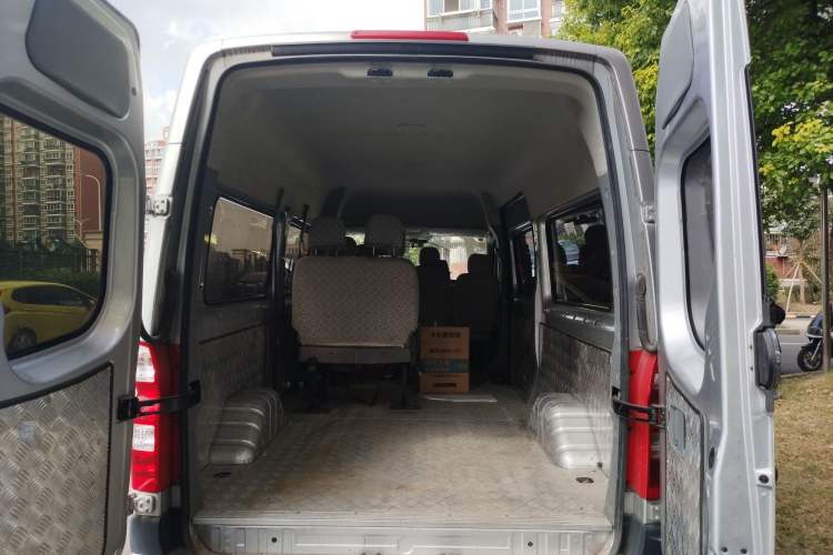 Used Foton Toano 2021 2.5T Automatic Tongtu Extended-Wheelbase 7-Seater D25TDIF1
