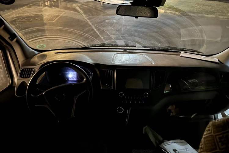 Used Foton Toano 2021 2.5T Automatic Tongtu Extended-Wheelbase 7-Seater D25TDIF1
