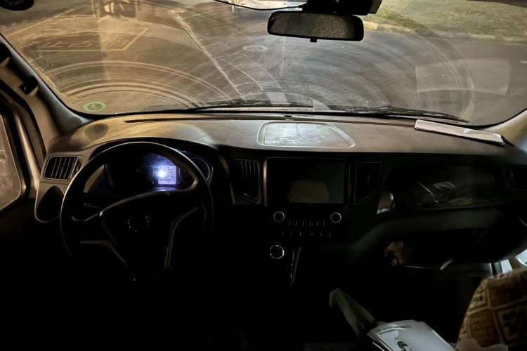 Used Foton Toano 2021 2.5T Automatic Tongtu Extended-Wheelbase 7-Seater D25TDIF1
