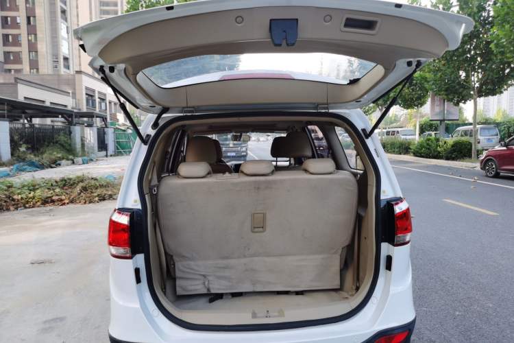Used Baojun 730 2015 1.8L Manual Luxury Navigation ESP Version 7-seater
