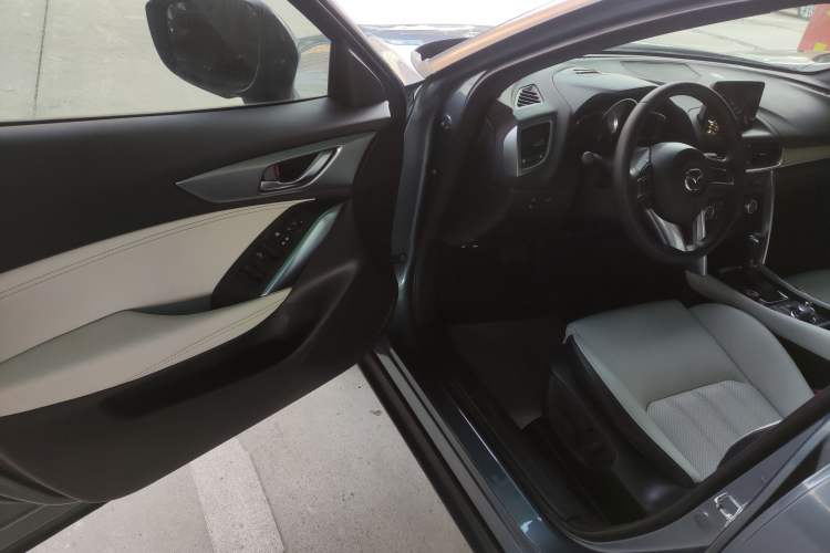 Used Mazda CX-4 2016 2.5L Automatic 4x4 Bluetide Fearless Edition
