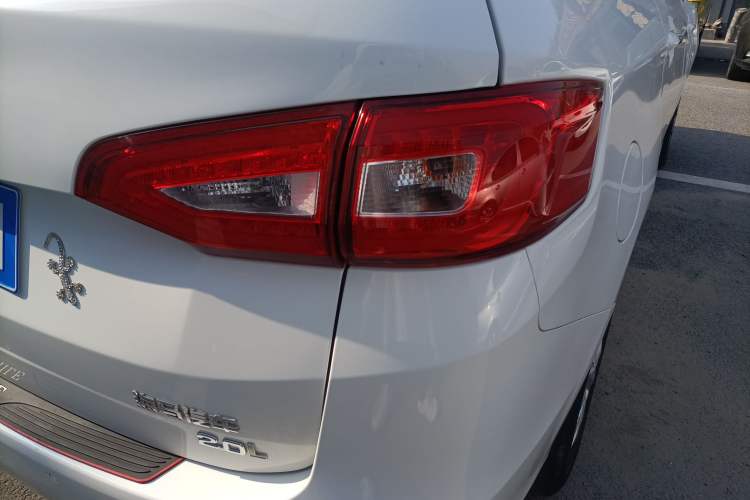 Used Haima V70 2016 2.0L Manual - Enjoyment Version 6 Seats