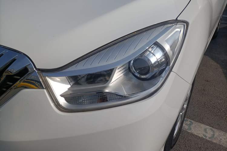 Used Haima V70 2016 2.0L Manual - Enjoyment Version 6 Seats