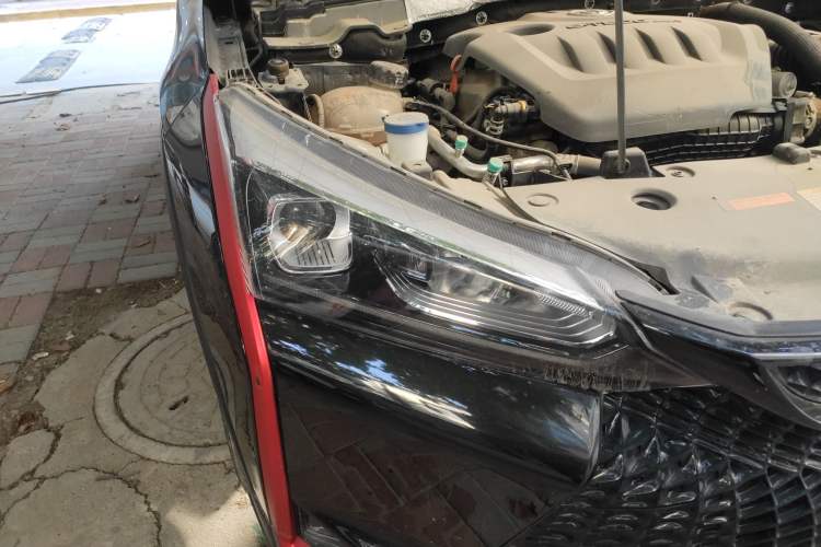 Used Dongfeng Aeolus Yixuan GS 2021 230T Automatic Star-Chasing Warrior Edition Right Front Headlight