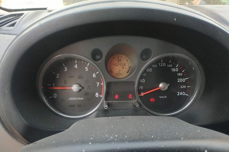 Used Nissan X-Trail 2010 2.5L CVT Luxury Edition 4WD Odometer Close Up