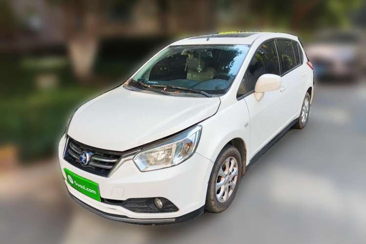 Used Venucia R50 2015 1.6L Automatic Luxury Edition