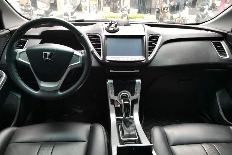 Used Luxgen 5 2014 Dance Limited Edition 1.8T Automatic Luxury Version
