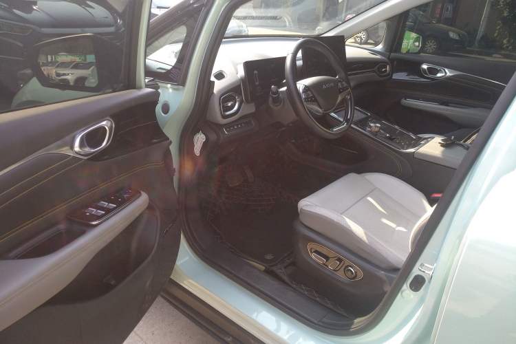 Used AION V 2021 Plus 70 Smart Technology Edition Lithium Iron Phosphate
