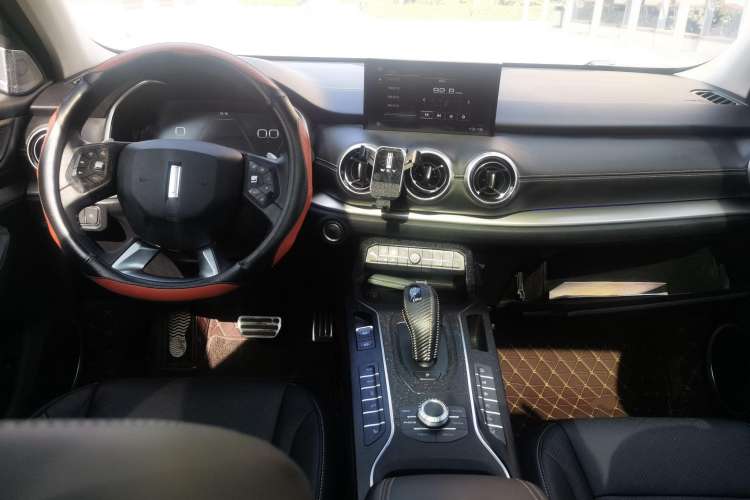 Used Wey VV6 2019 2.0T Two-Wheel-Drive Flagship Version China VI Standard
