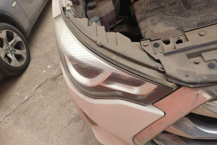 Used JAC Refine S3 2017 1.5L Manual Luxury Smart Model Right Front Headlight