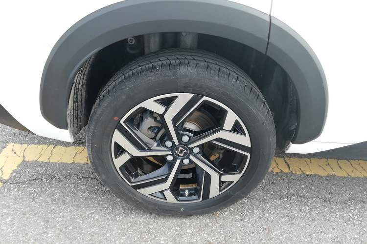 Used SOL X8 2021 300T DCT Leading Smart Connectivity Version 6 Seats