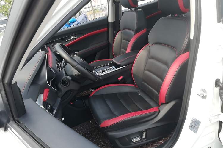 Used SOL X8 2021 300T DCT Leading Smart Connectivity Version 6 Seats