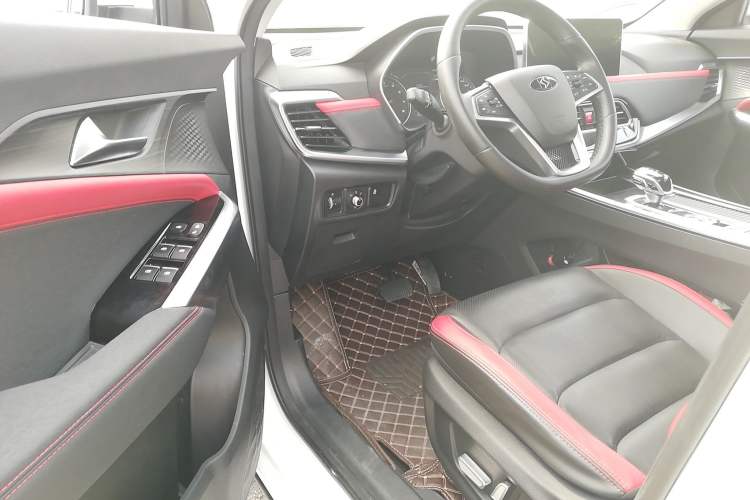 Used SOL X8 2021 300T DCT Leading Smart Connectivity Version 6 Seats