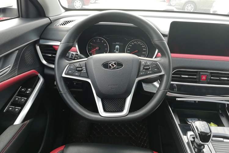 Used SOL X8 2021 300T DCT Leading Smart Connectivity Version 6 Seats