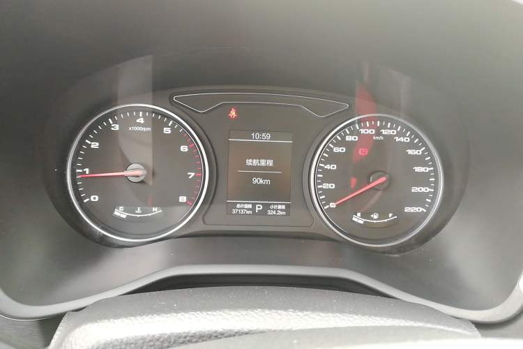 Used SOL X8 2021 300T DCT Leading Smart Connectivity Version 6 Seats