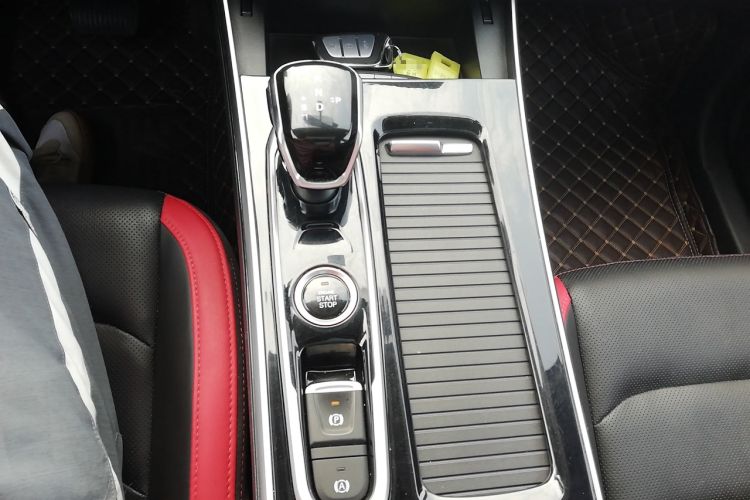 Used SOL X8 2021 300T DCT Leading Smart Connectivity Version 6 Seats