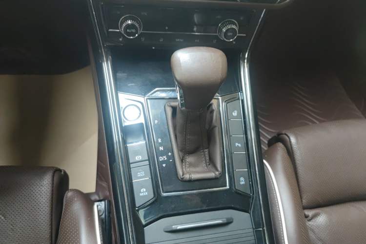 Used Volkswagen Phideon 2016 380TSI Two-Wheel-Drive Supreme Edition