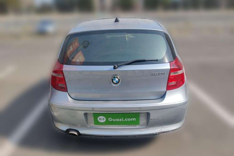 Used BMW 1 Series 2011 120i two-door coupe
