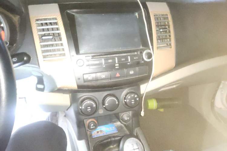 Used Land X8 2012 Explorer Edition 2.0T Diesel 4x4 Luxury Model
