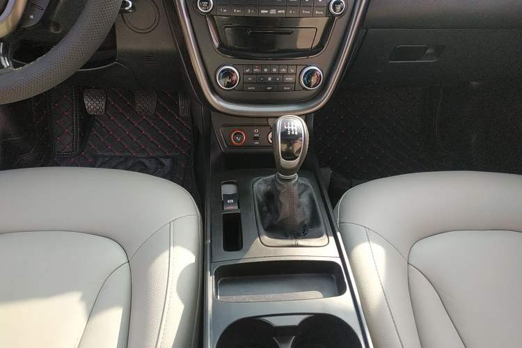 Used Bestune X80 2016 2.0L Manual Luxury Edition
