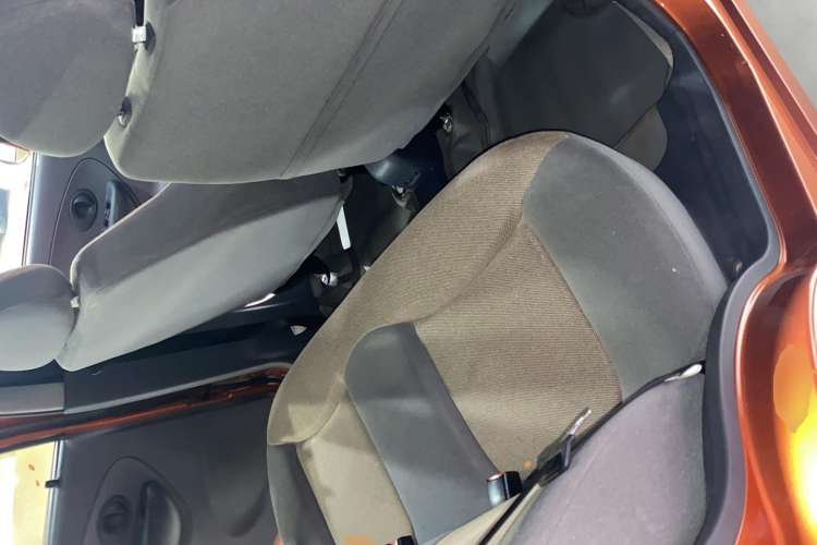 Used Baojun  2012 Revised 1.0L Manual P-TEC Standard Edition
