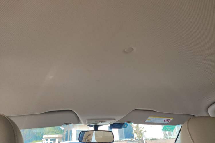 Used Baojun 610 2014 1.5L manual standard version
