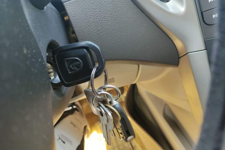 Used Baojun 610 2014 1.5L manual standard version
