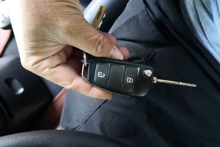 Used JAC Refine 2015 1.9T Shuttle Long-Wheelbase Comfort Model HFC4DB1-2C
