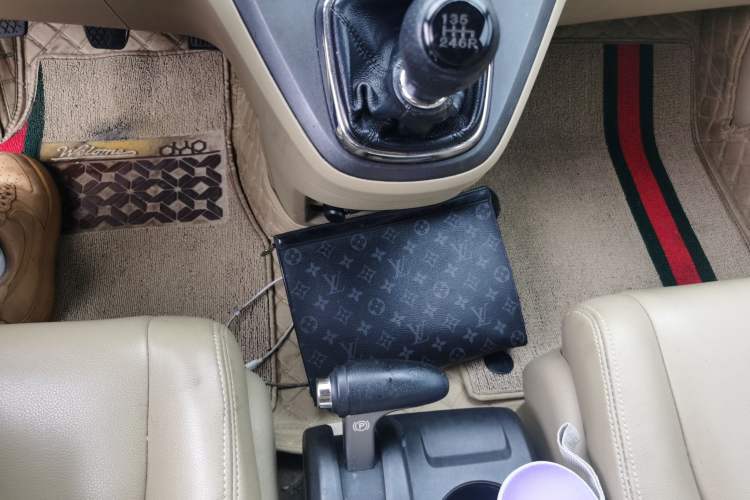 Used Honda CR-V 2010 2.0L manual two-wheel drive urban version
