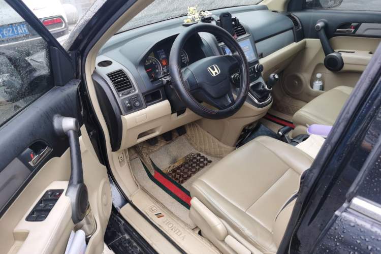 Used Honda CR-V 2010 2.0L manual two-wheel drive urban version
