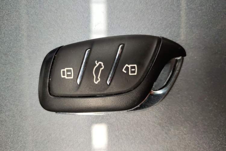 Used Roewe i6 MAX New Energy 2022 EV 500 Grand Touring Edition with Sunroof