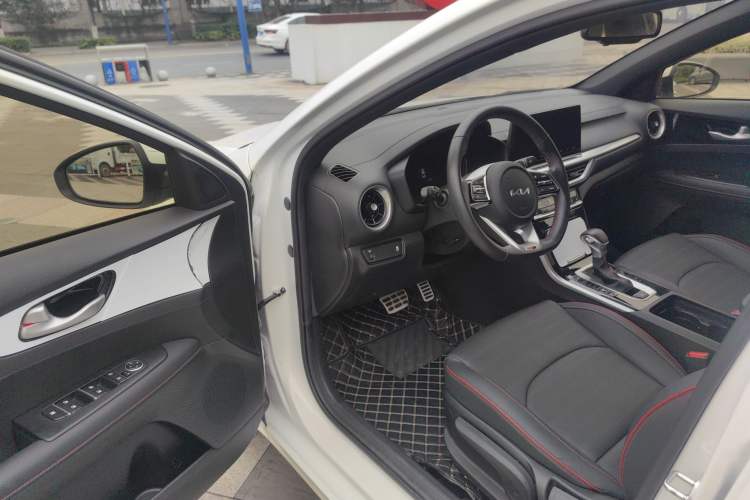 Used Kia K3 2021 1.4T DCT GT-Line Struggle Connected Edition
