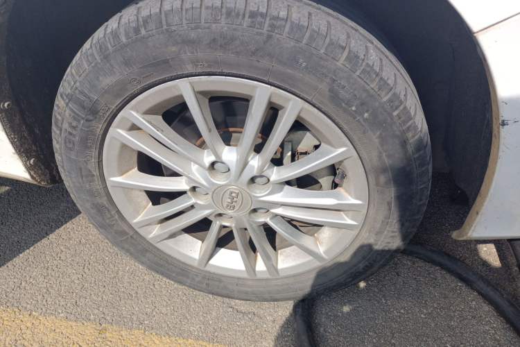 Used BYD e5 2018 450 Smart Connect Enjoyment Version
