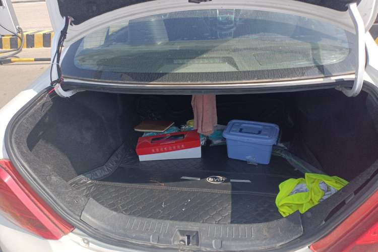 Used BYD e5 2018 450 Smart Connect Enjoyment Version
