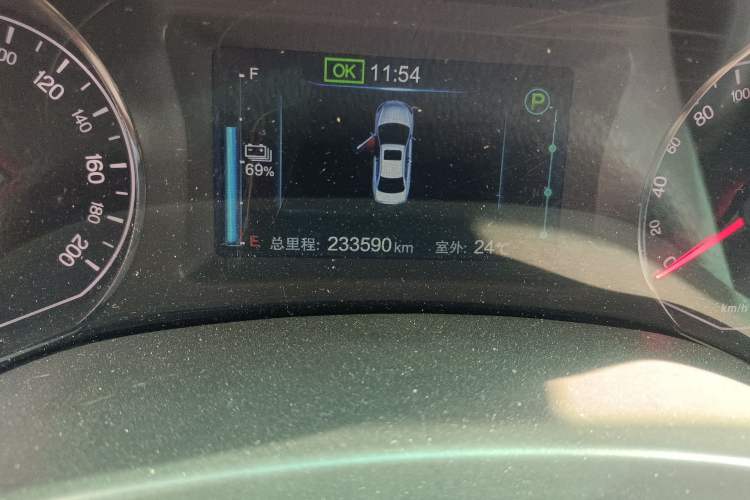 Used BYD e5 2018 450 Smart Connect Enjoyment Version
