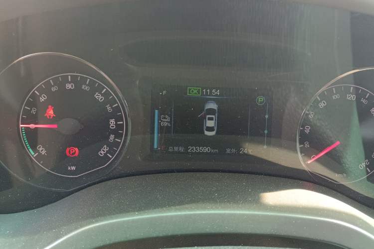 Used BYD e5 2018 450 Smart Connect Enjoyment Version
