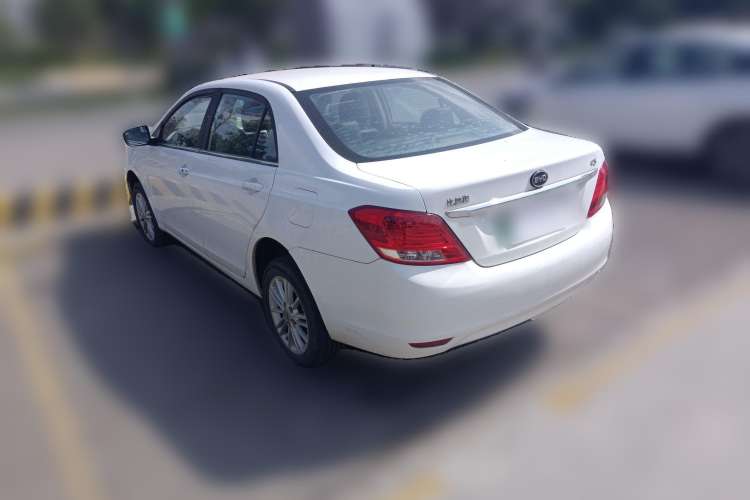 Used BYD e5 2018 450 Smart Connect Enjoyment Version

