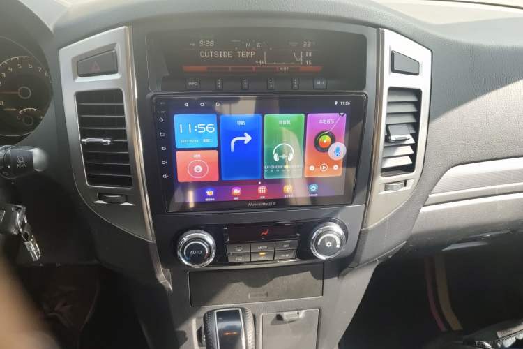 Used Mitsubishi Pajero 2015 3.0L Automatic Elite Overdrive Version China IV Standard