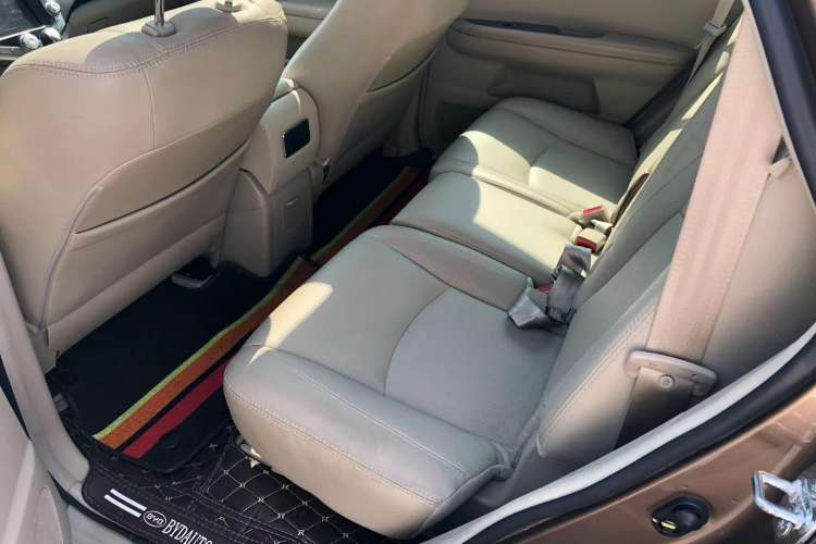 Used BYD S6 2012 2.4L Automatic Luxury Edition