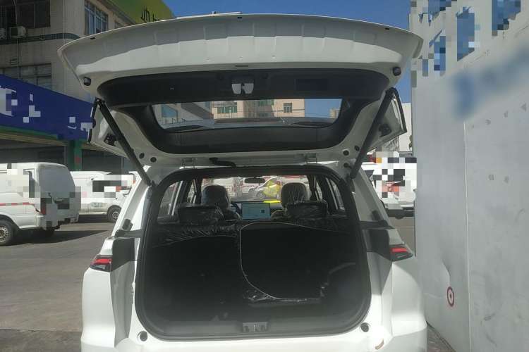 Used Hycan Z03 2022 510 km Range Trendy Cool Version 160 kW 61.13 kWh