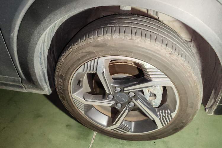 Used Lynk & Co 06 EM-P 2022 PHEV 84 km Range Pro Version Right Front Wheel Hub