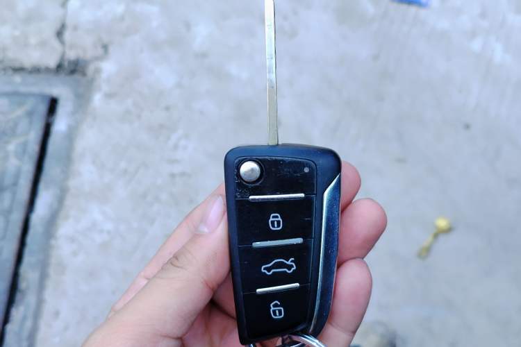 Used JAC Refine S2 2017 1.5L CVT Luxury Connect Edition