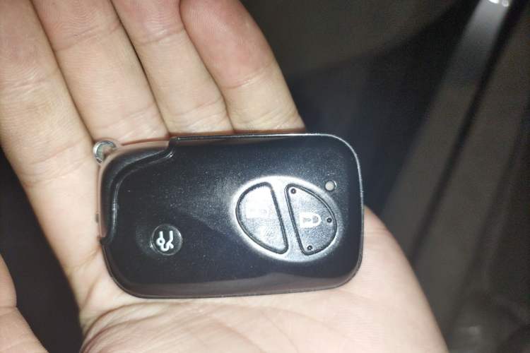 Used BYD S6 2011 2.4L Automatic Luxury Edition
