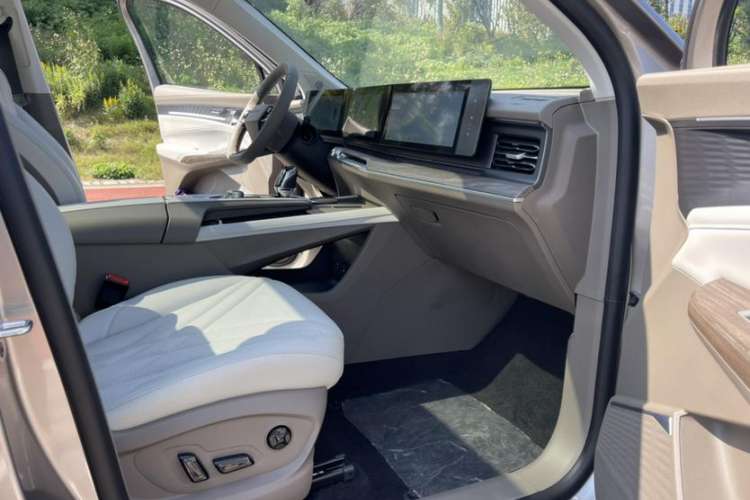 Used Roewe RX9 2023 2.0T All-Wheel-Drive Luxury Edition